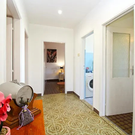 Apartment 2347 Pula